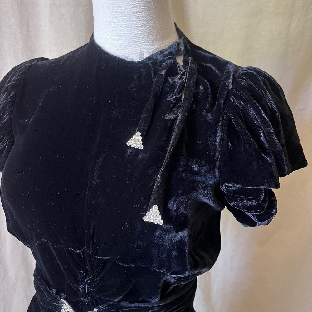 1930s Black Silk Velvet Evening Gown Openhym's Rhinstone Belt Dress S - Picture 6 of 9